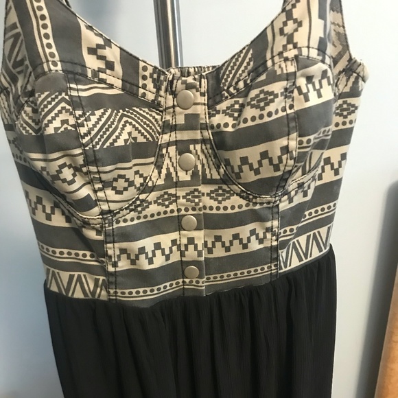 Aztec Pattern Maxi Dress - Picture 3 of 7